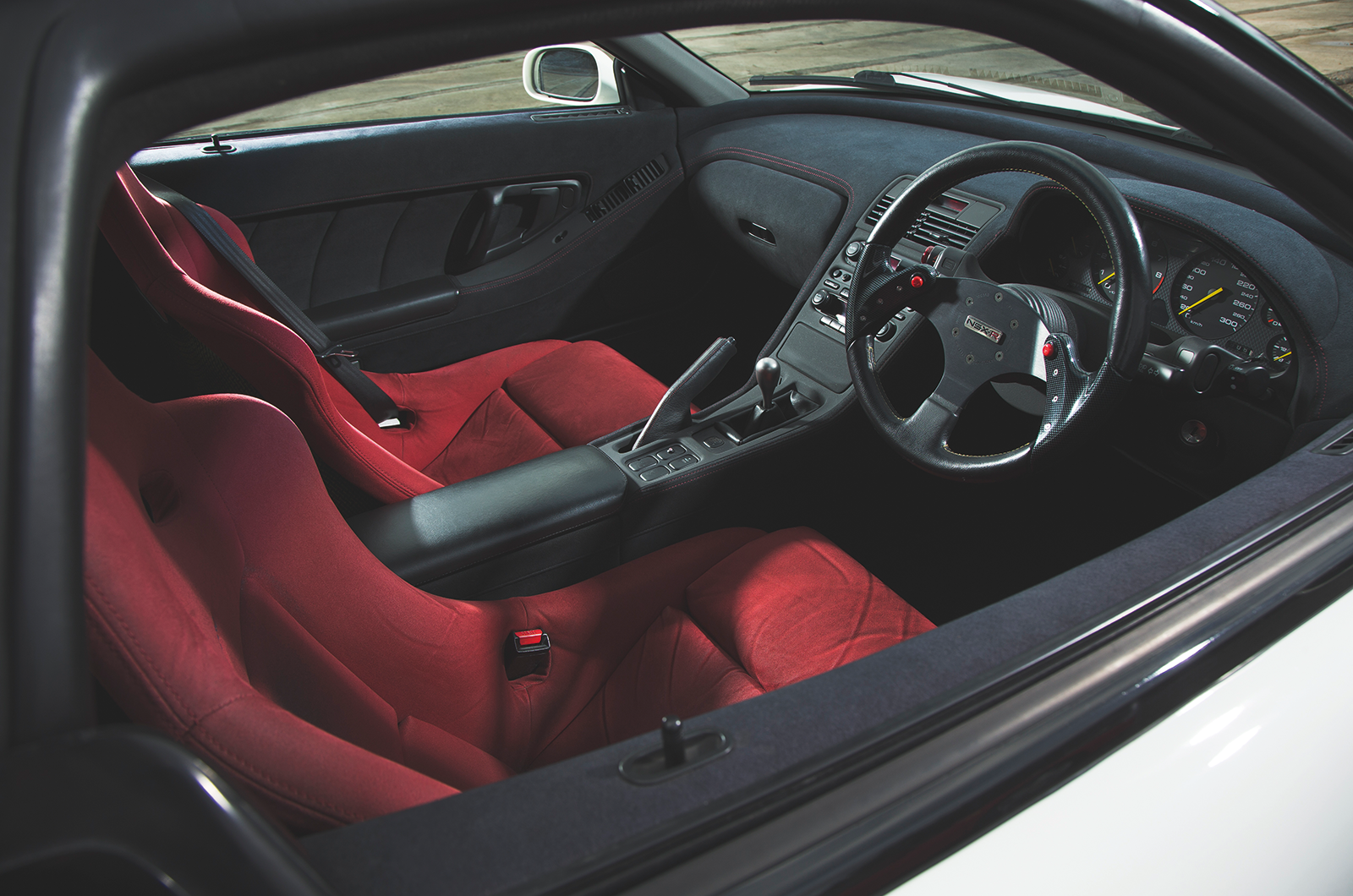 Classic & Sports Car – Bargain supercars: Ferrari 348 vs Honda NSX vs Lotus Esprit