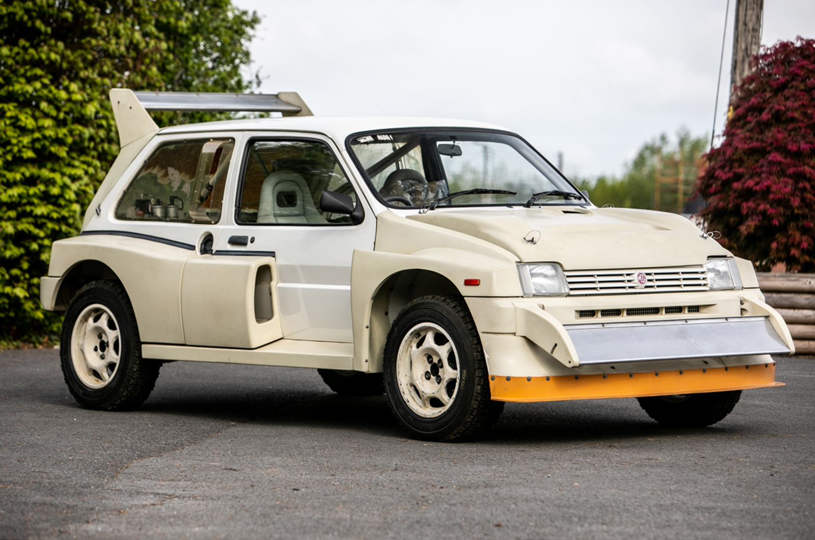 Classic & Sports Car – Gullwing flies high at Silverstone Classic 2019 sale