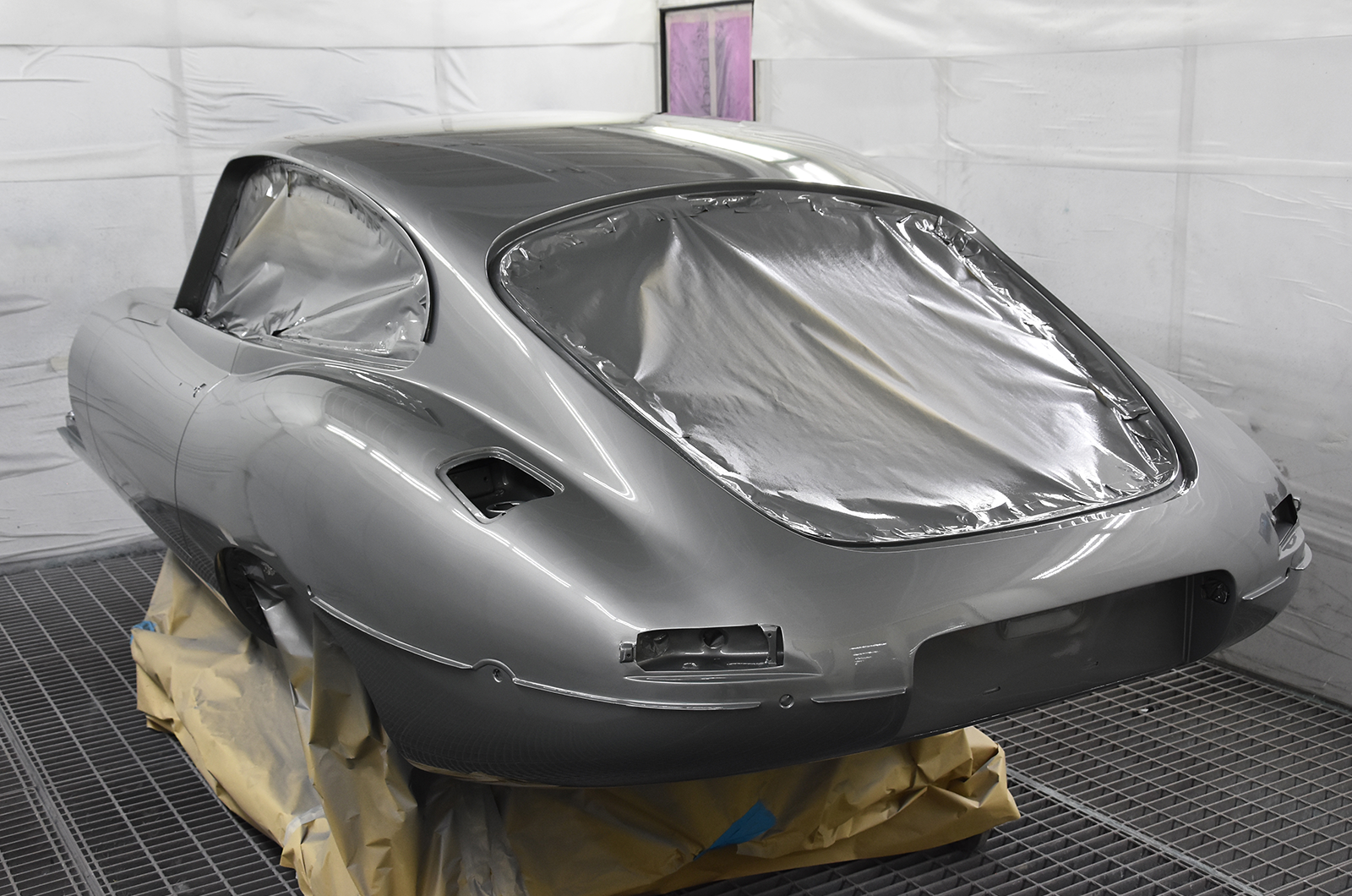 Classic & Sports Car – Epic restoration saves forest-find early E-type