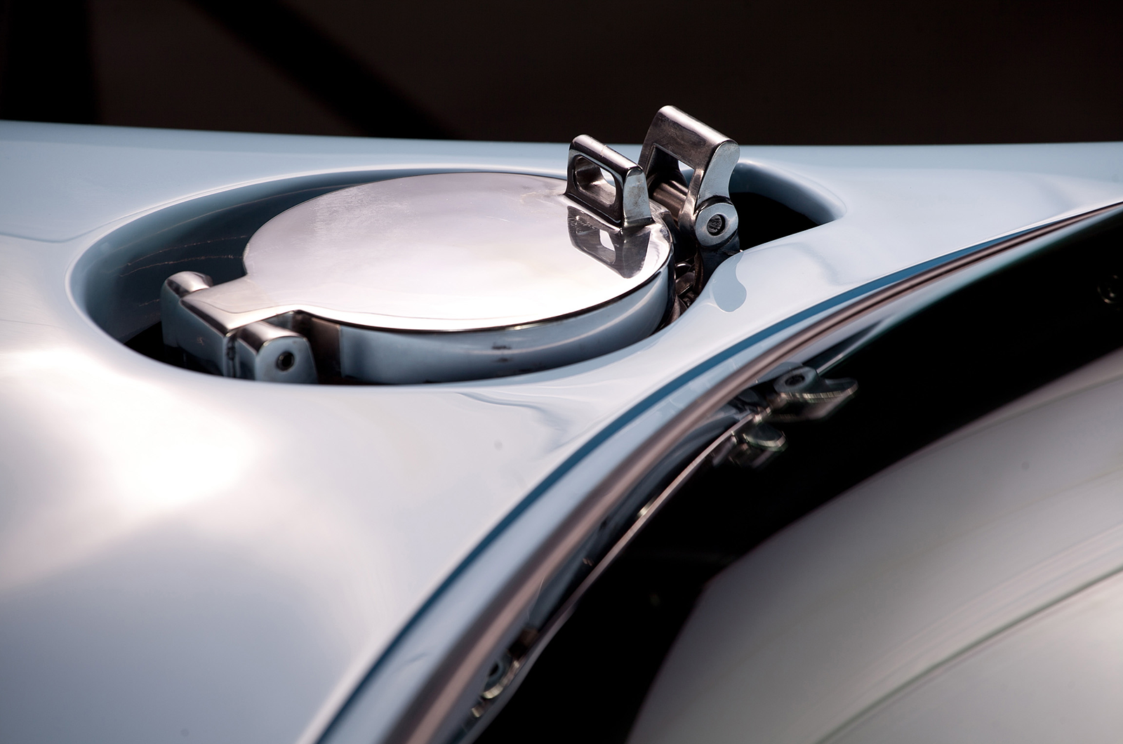 Classic & Sports Car – You can almost taste the champagne with these Ford GT40 replicas