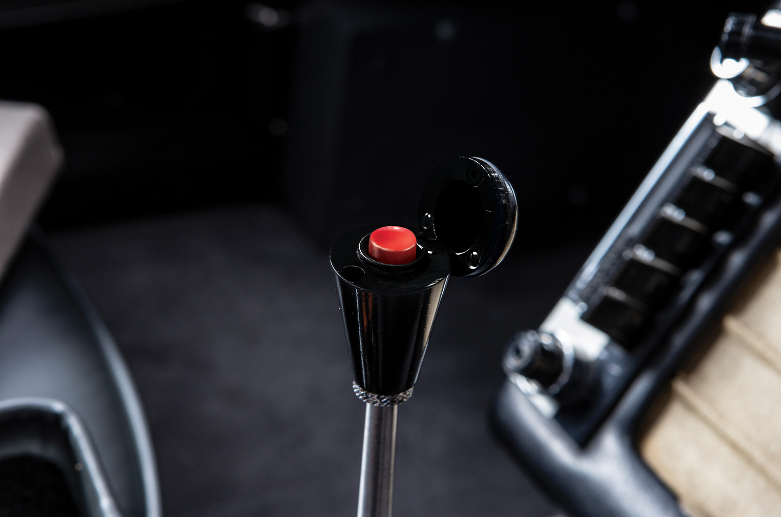 Classic & Sports Car – Bond DB5 sets new world record at Monterey sale