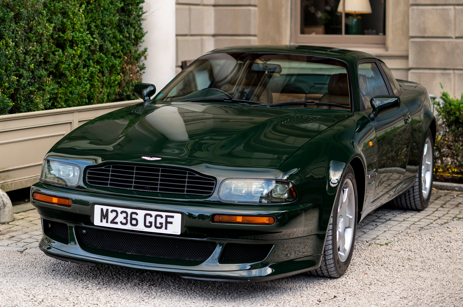 Classic & Sports Car – Aston Martin drive