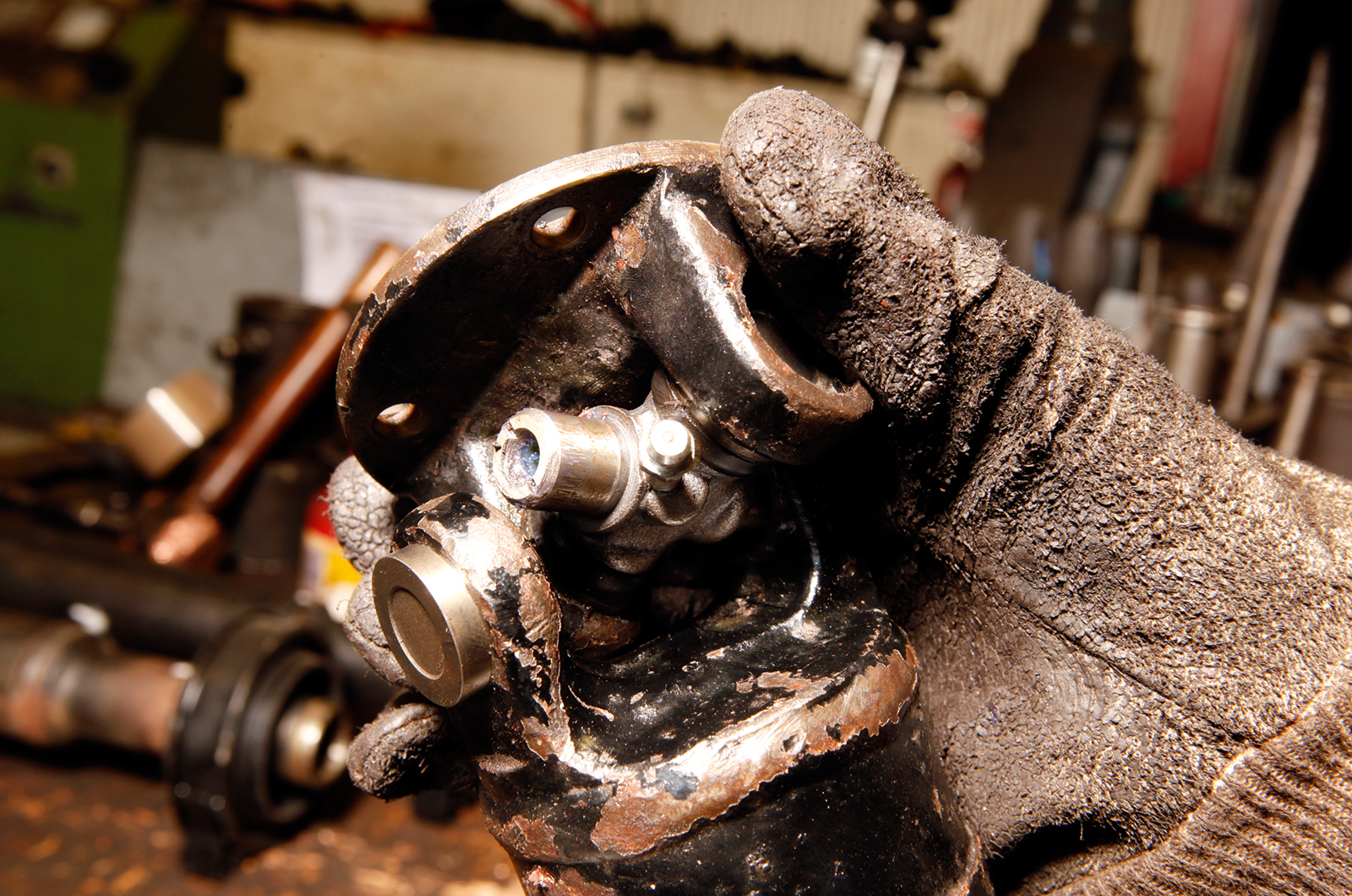 Classic & Sports Car – How to… overhaul a propshaft on your classic car