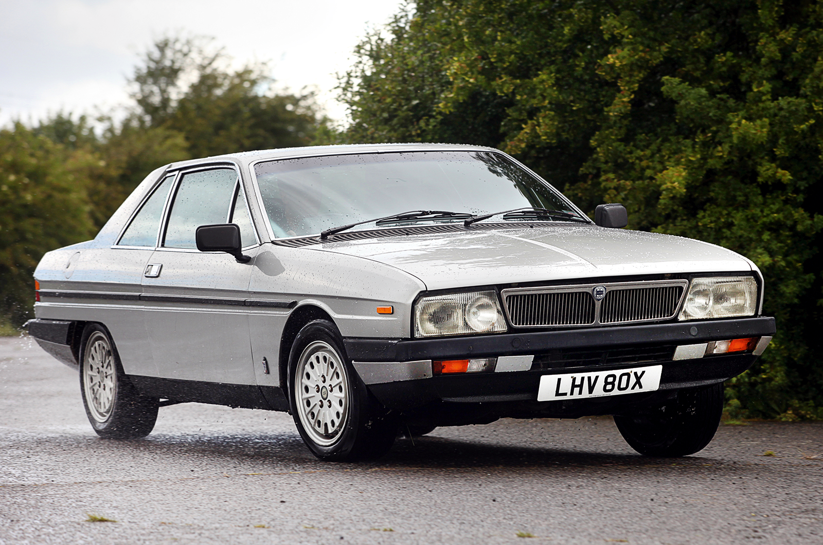 Classic & Sports Car – Luxury coupés: Mercedes 230CE vs Lotus Elite vs Lancia Gamma
