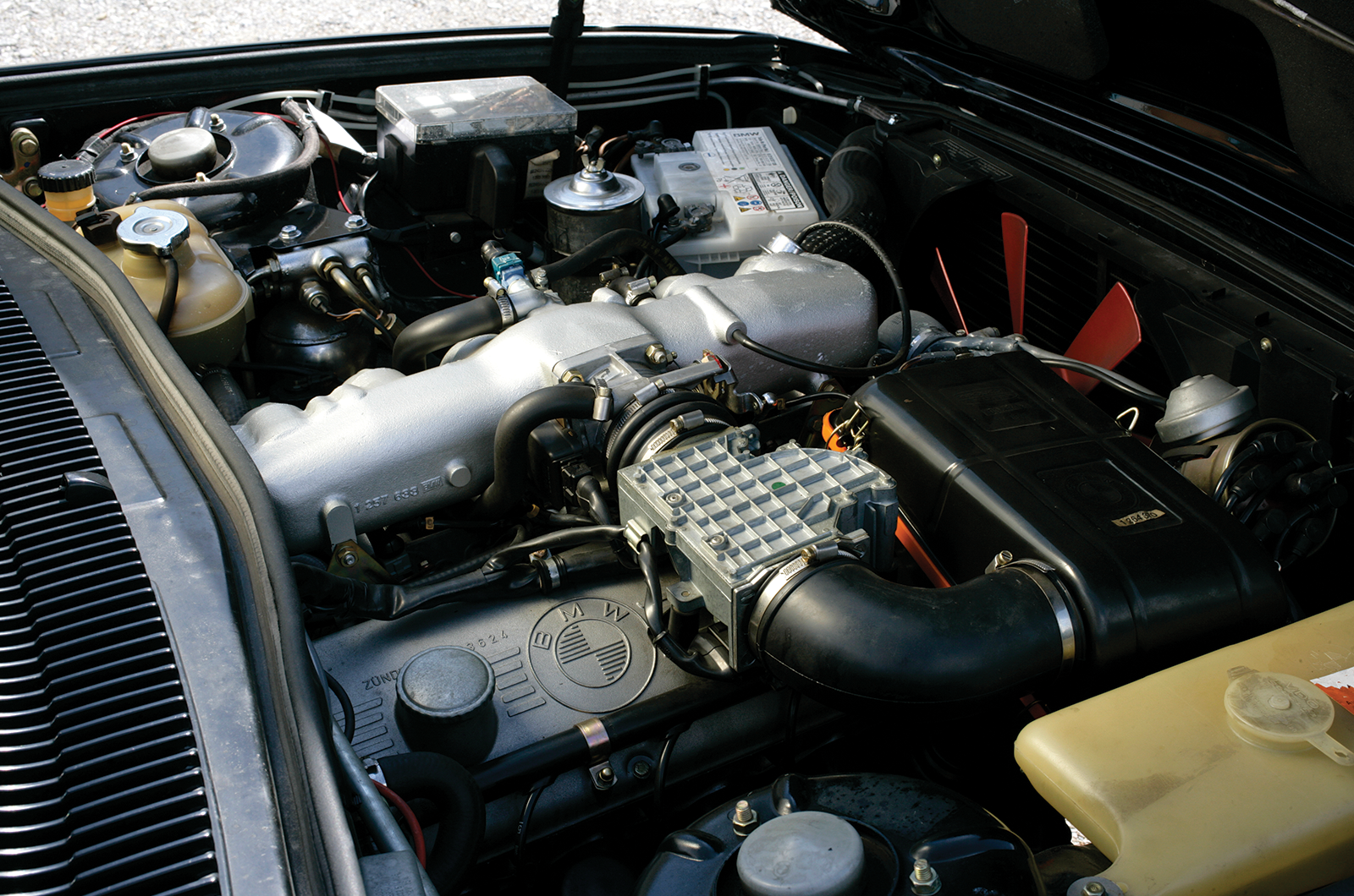 Classic & Sports Car – Pride of Bavaria: driving the BMW 7 Series