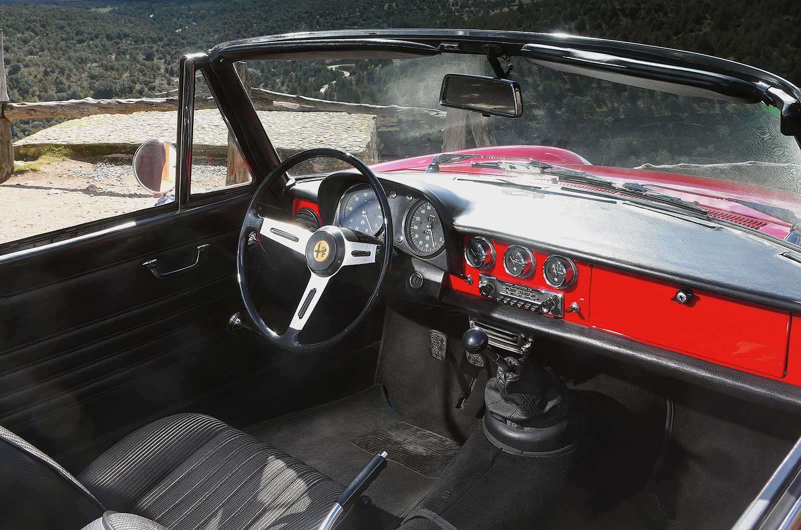 Classic & Sports Car – Dream drive: Alfa Romeo Duetto 1600
