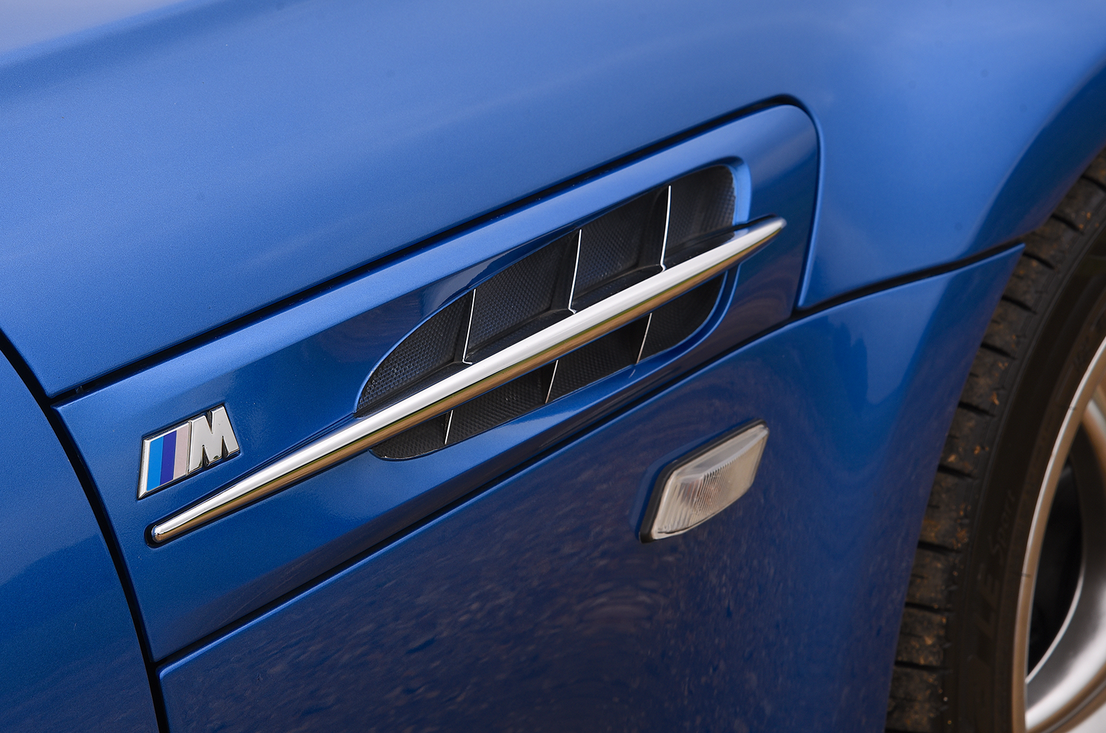 Classic & Sports Car – Natural brawn thrillers: Mercedes-Benz SLK32 AMG vs BMW Z3 M Roadster