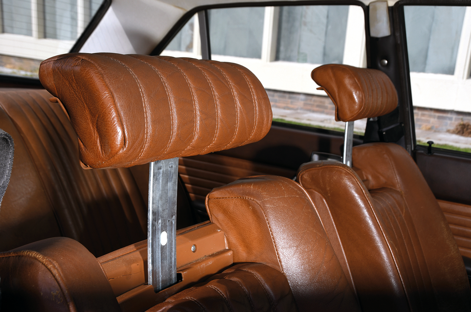 Classic & Sports Car – This is the modern world: Chrysler 2 Litre, Peugeot 504GL & Fiat 132