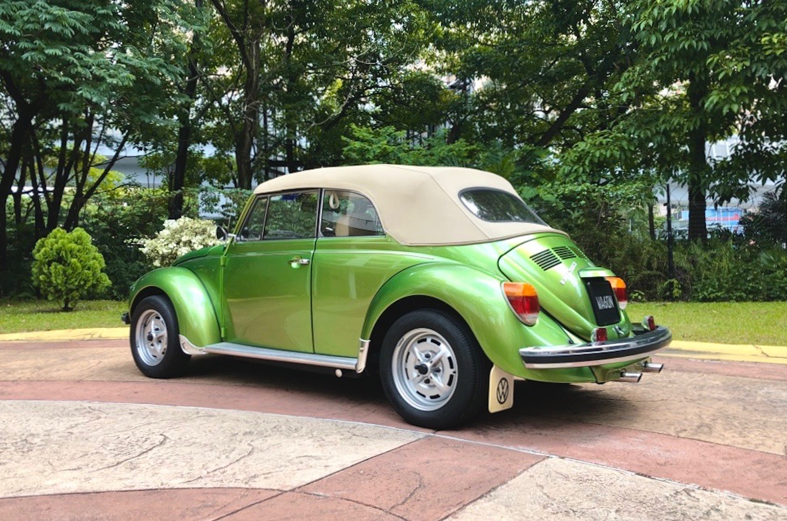 Classic & Sports Car – Who’s next for this ex-Roger Daltrey classic Beetle?