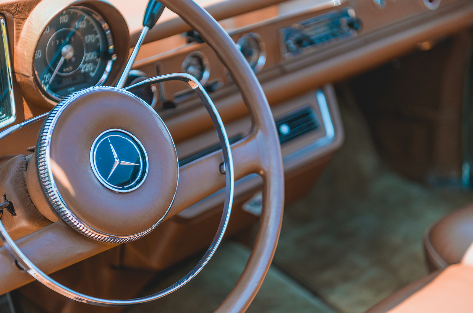 Classic & Sports Car – Blue-sky thinking: the unique glass-roofed Mercedes-Benz 600