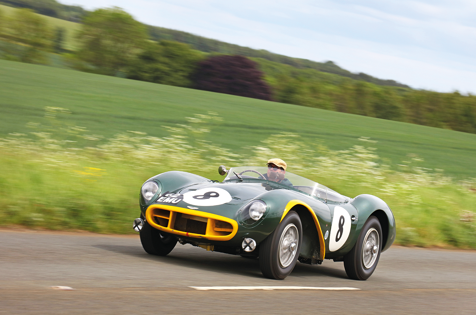 Classic & Sports Car – Jaguar D-type vs Aston Martin DB3S: Won for the road