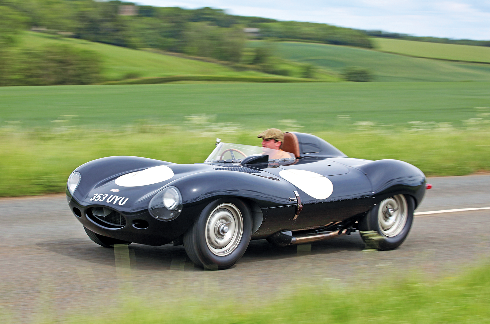 Classic & Sports Car – Jaguar D-type vs Aston Martin DB3S: Won for the road