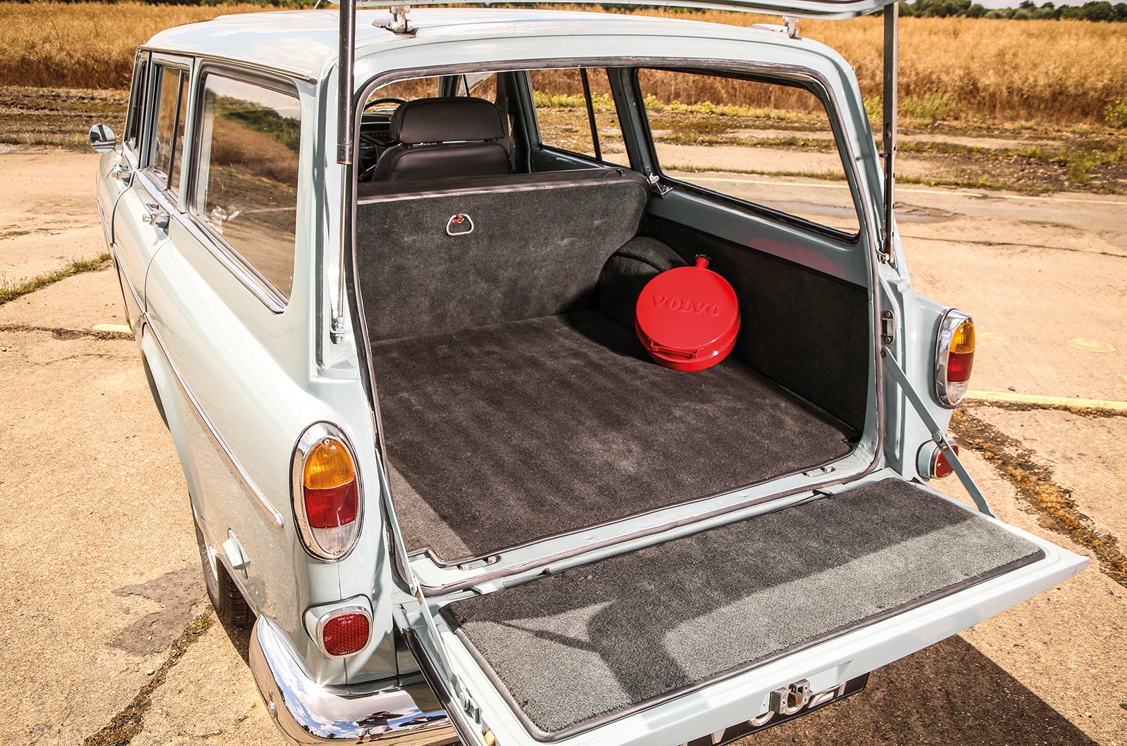 Classic & Sports Car – Estates of the nations: Fiat vs Volvo vs Triumph