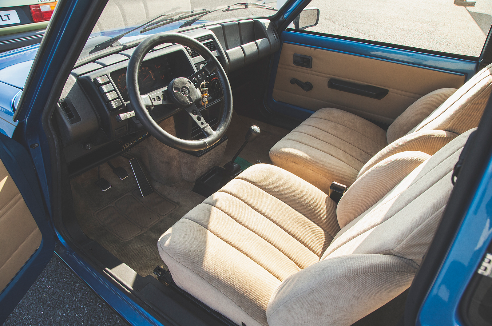 Classic & Sports Car – Renault’s lively 5s: Gordini Turbo and Turbo 2 on track