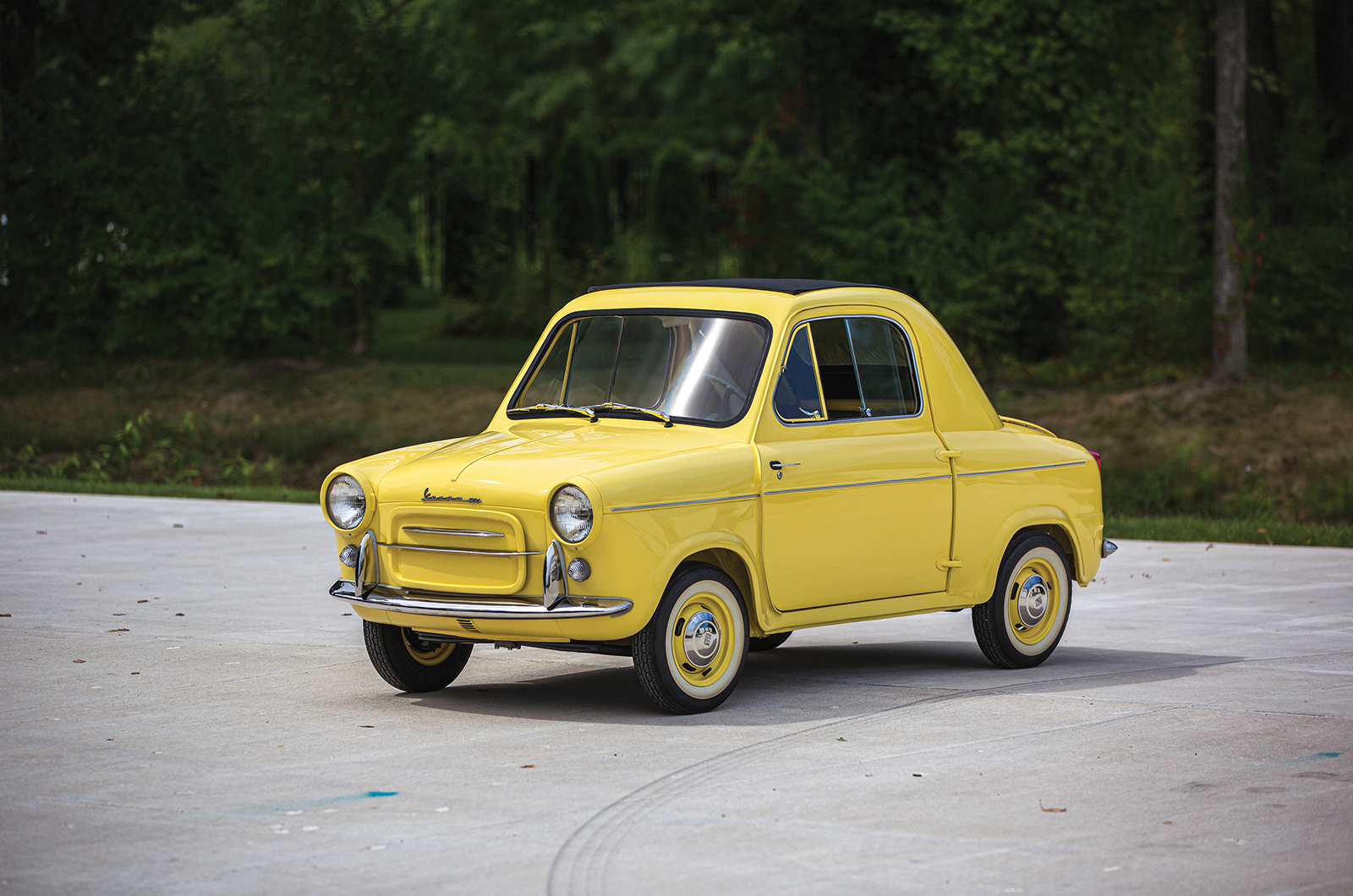 Classic & Sports Car – Fiat 8V Supersonic, Miura and DB5 lead 230-strong single-owner sale