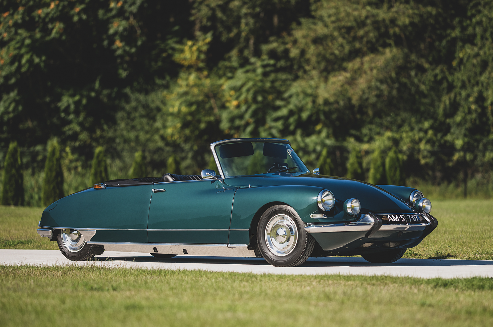 Classic & Sports Car – Fiat 8V Supersonic, Miura and DB5 lead 230-strong single-owner sale