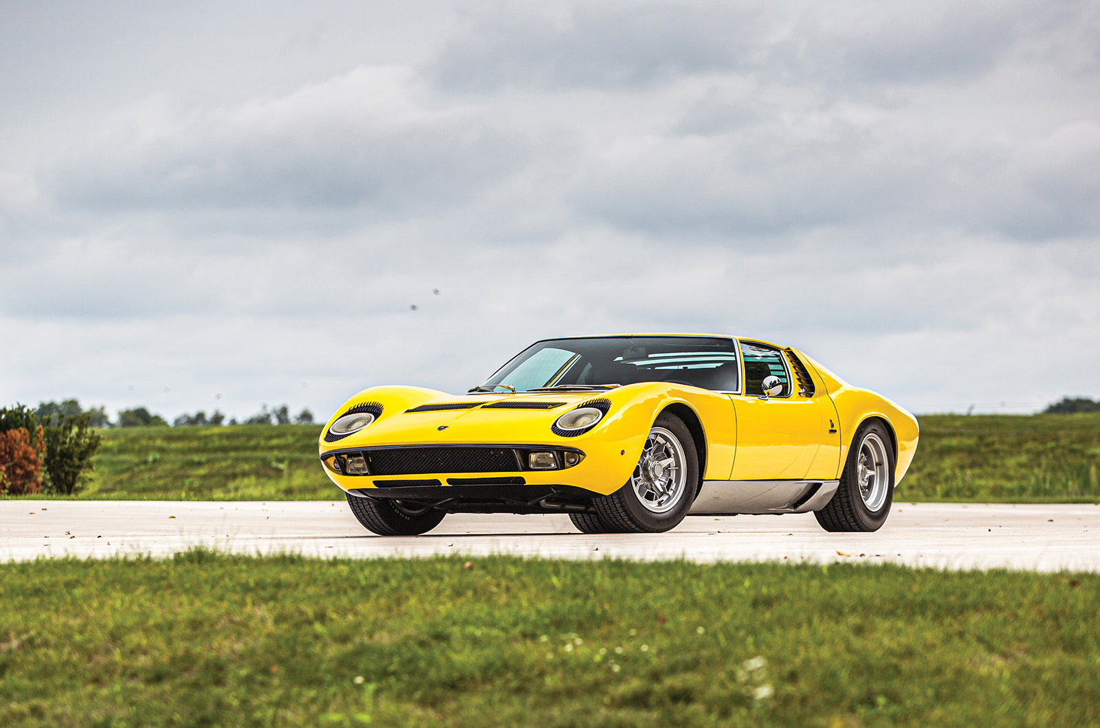 Classic & Sports Car – Fiat 8V Supersonic, Miura and DB5 lead 230-strong single-owner sale