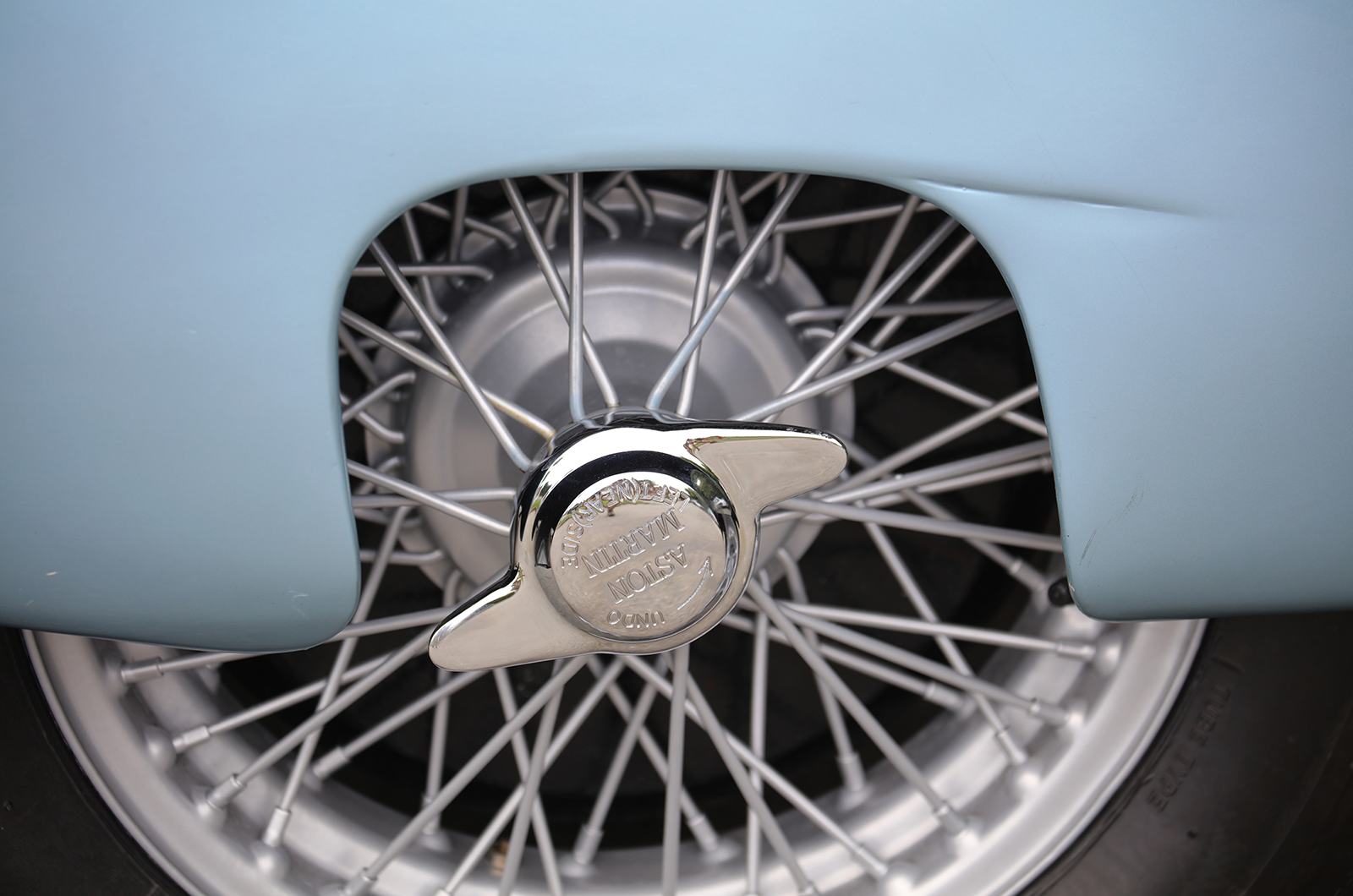 Classic & Sports Car – Aston Martin DB1: inherited beauty