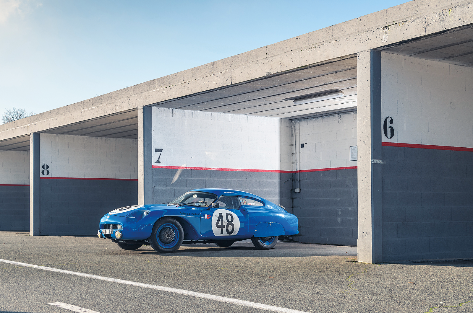 Classic & Sports Car – DB HBR4: Le Monstre of Paris