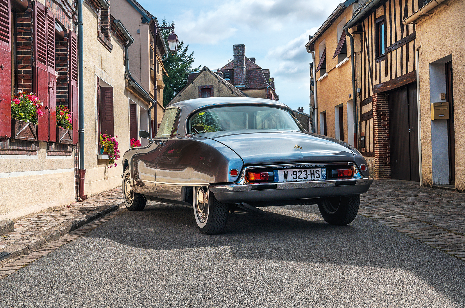 Classic & Sports Car – Grand Palais: the DS coupé Citroën should have made