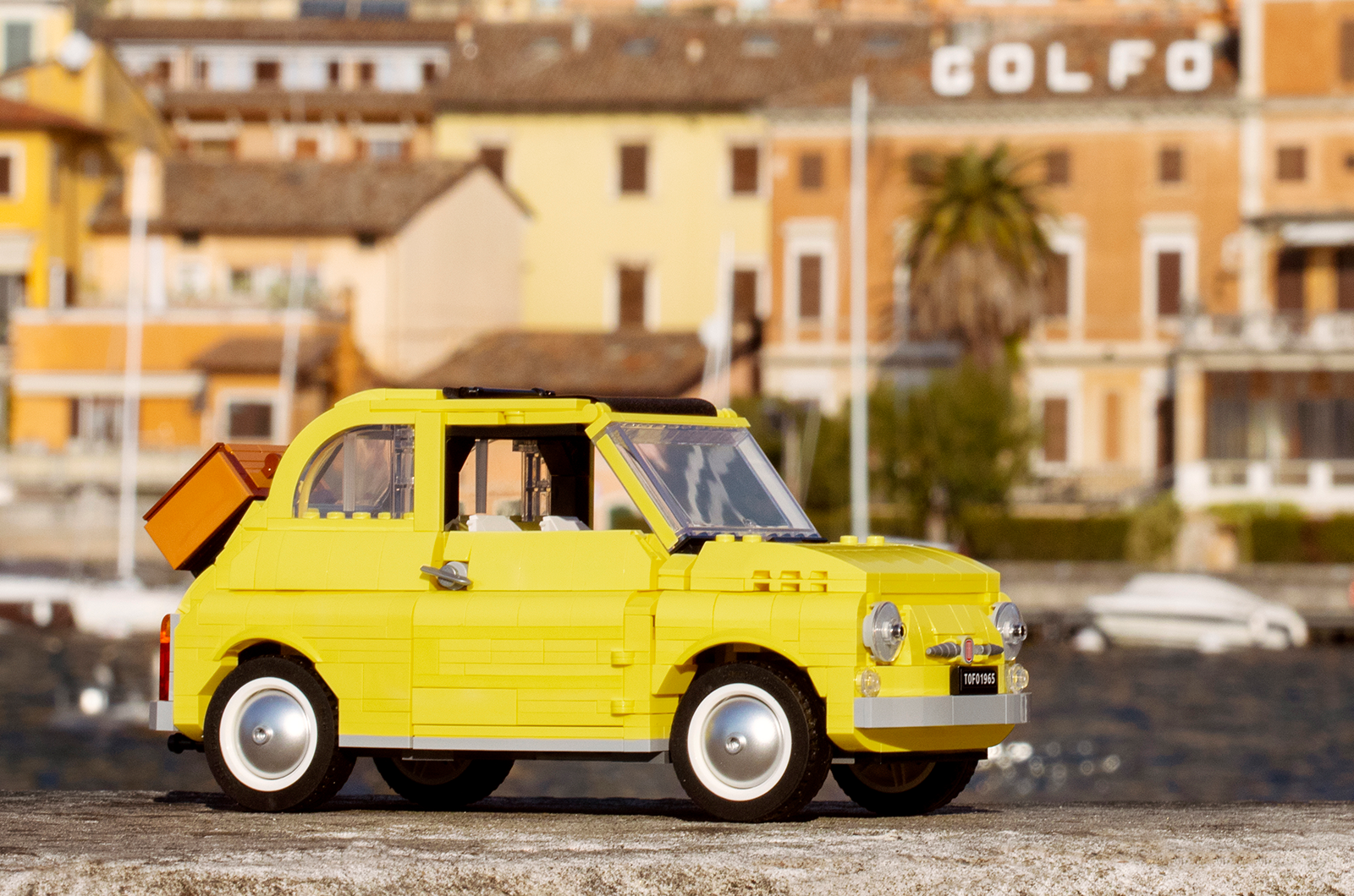 Classic & Sports Car – Lego’s done it again – this time with a classic Fiat 500