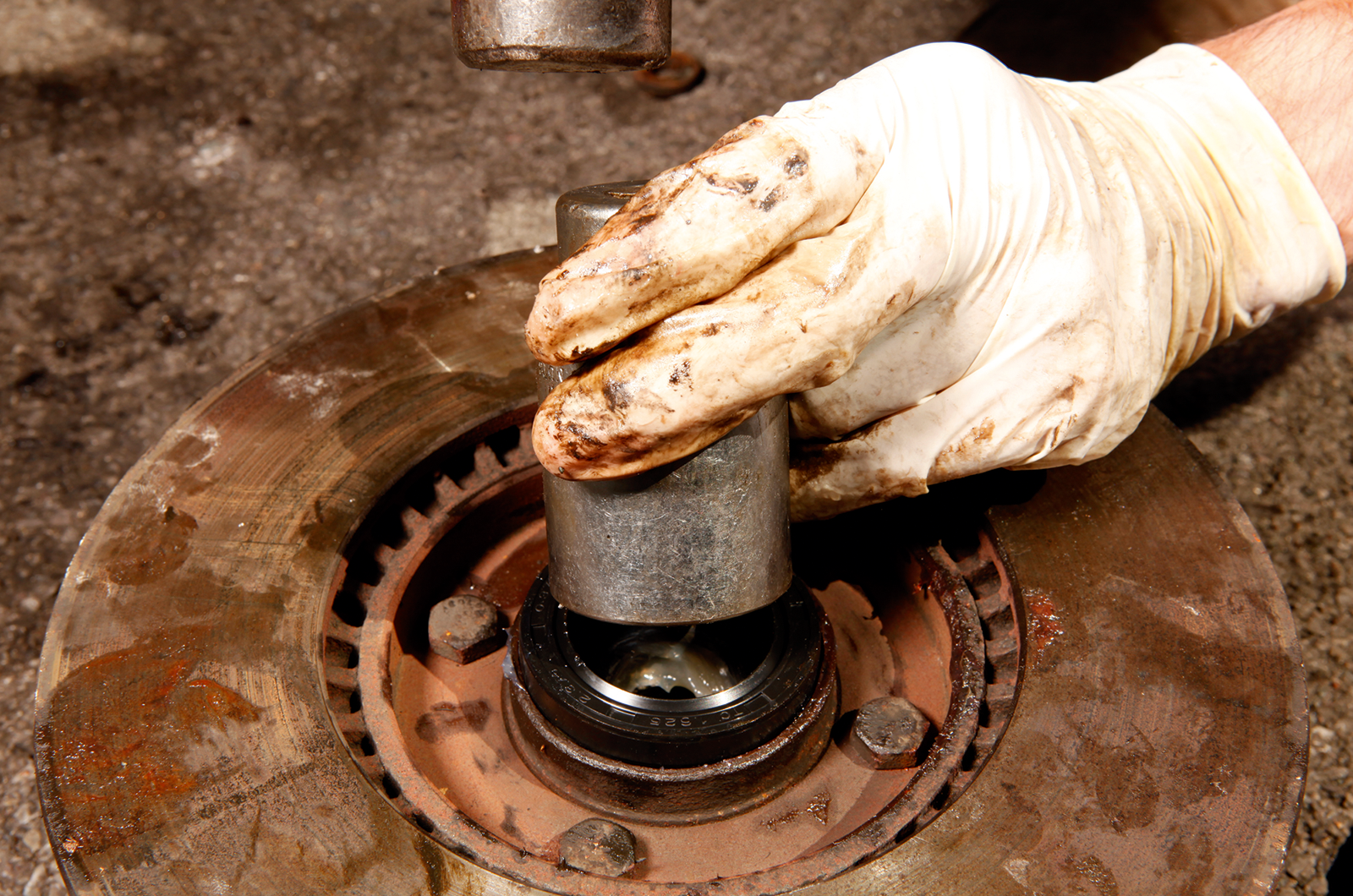 Classic & Sports Car - How to… renew a wheel bearing on your classic car