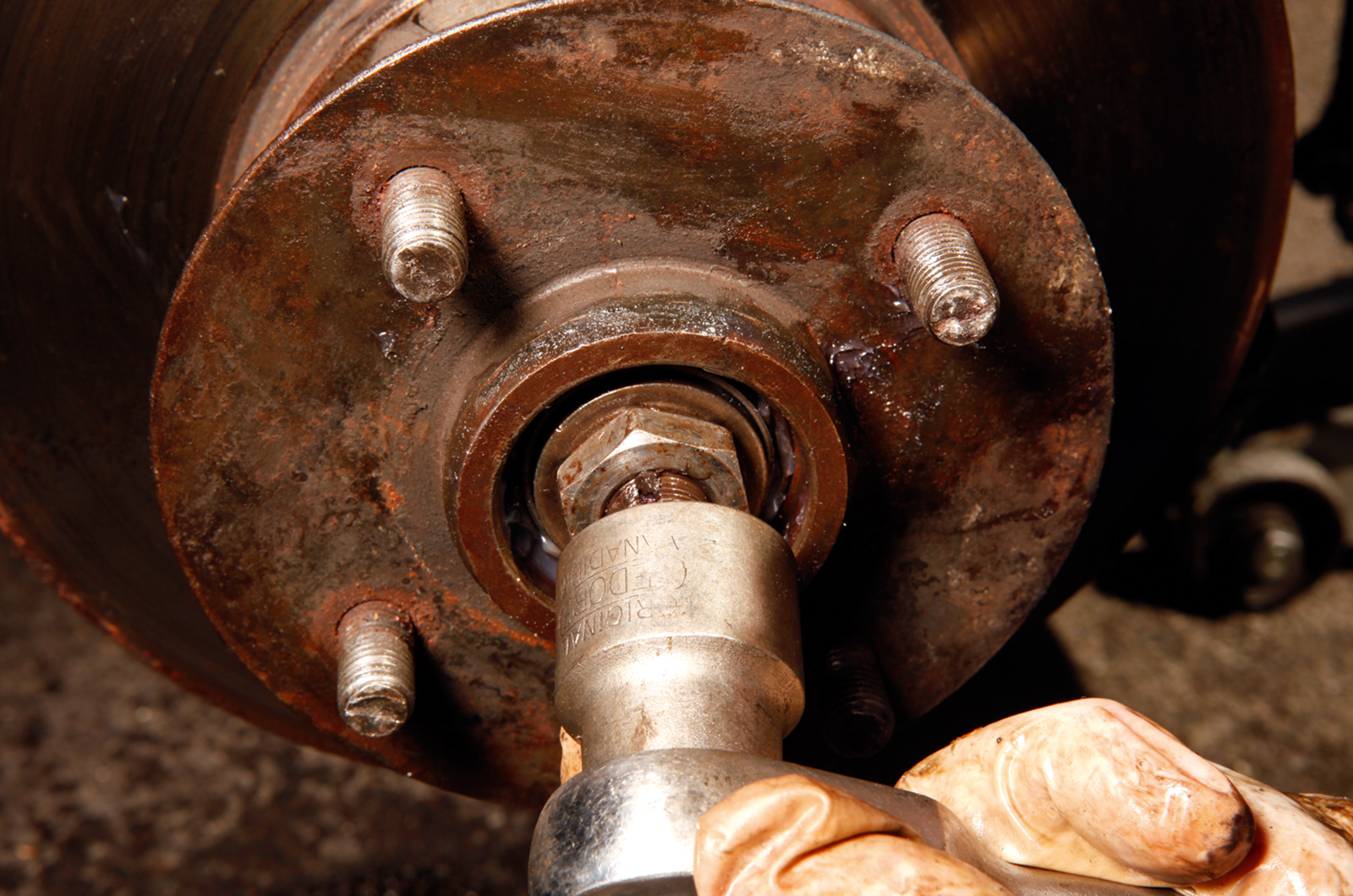 Classic & Sports Car - How to… renew a wheel bearing on your classic car