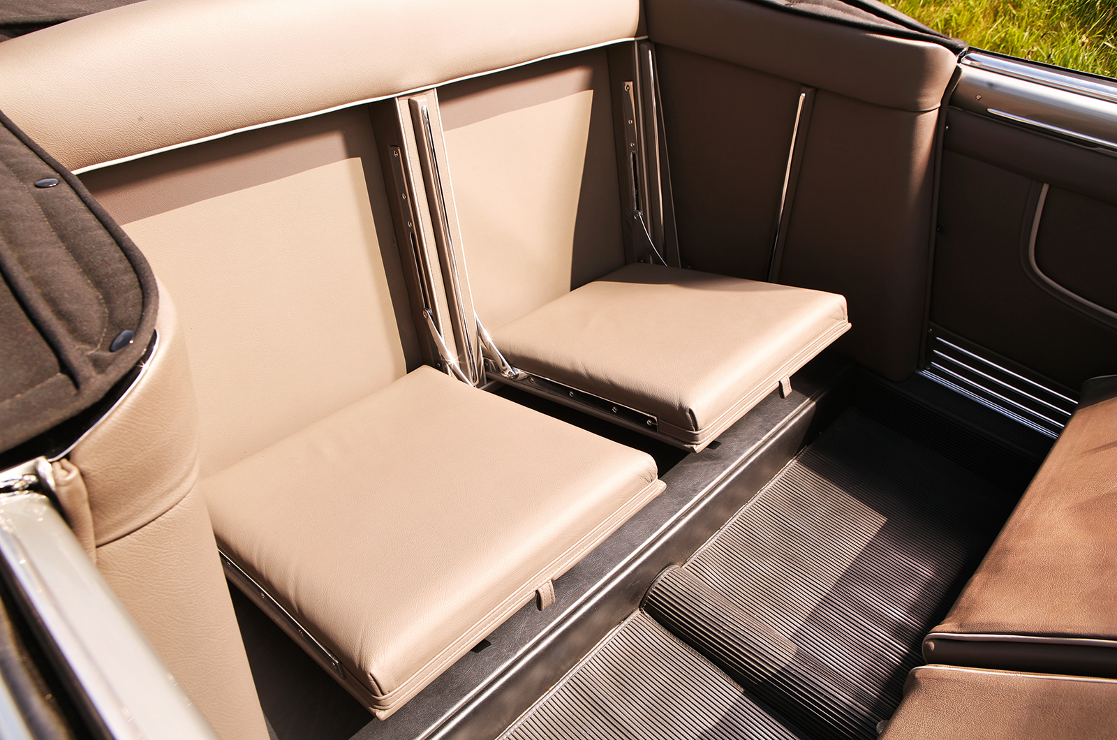 Classic & Sports Car – Falling in love again with the Lancia Aurelia B50 Cabriolet