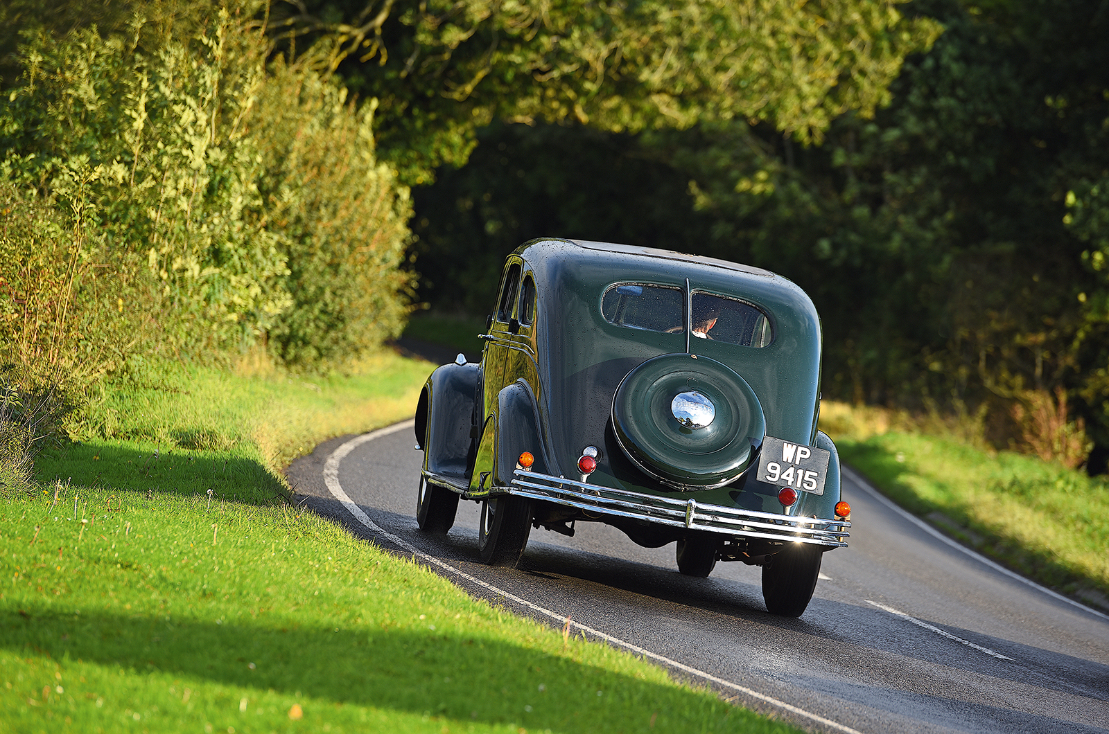 Classic & Sports Car – Chrysler Airflow vs Volvo Carioca: Streamlined sensations