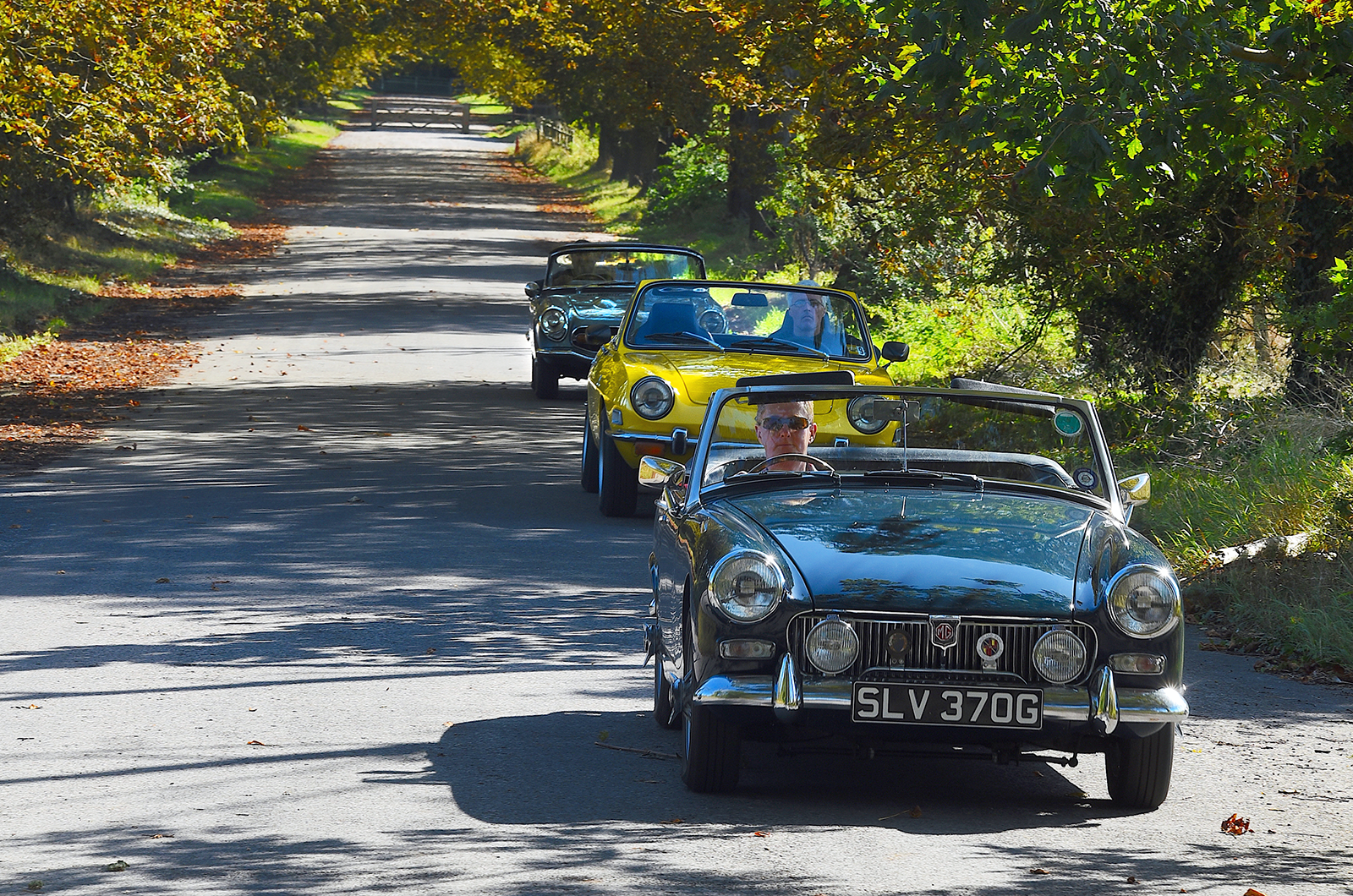 Classic & Sports Car – Baby classic sports cars do battle: Honda S800 Sport vs Fiat 850 Sport Spider vs MG Midget
