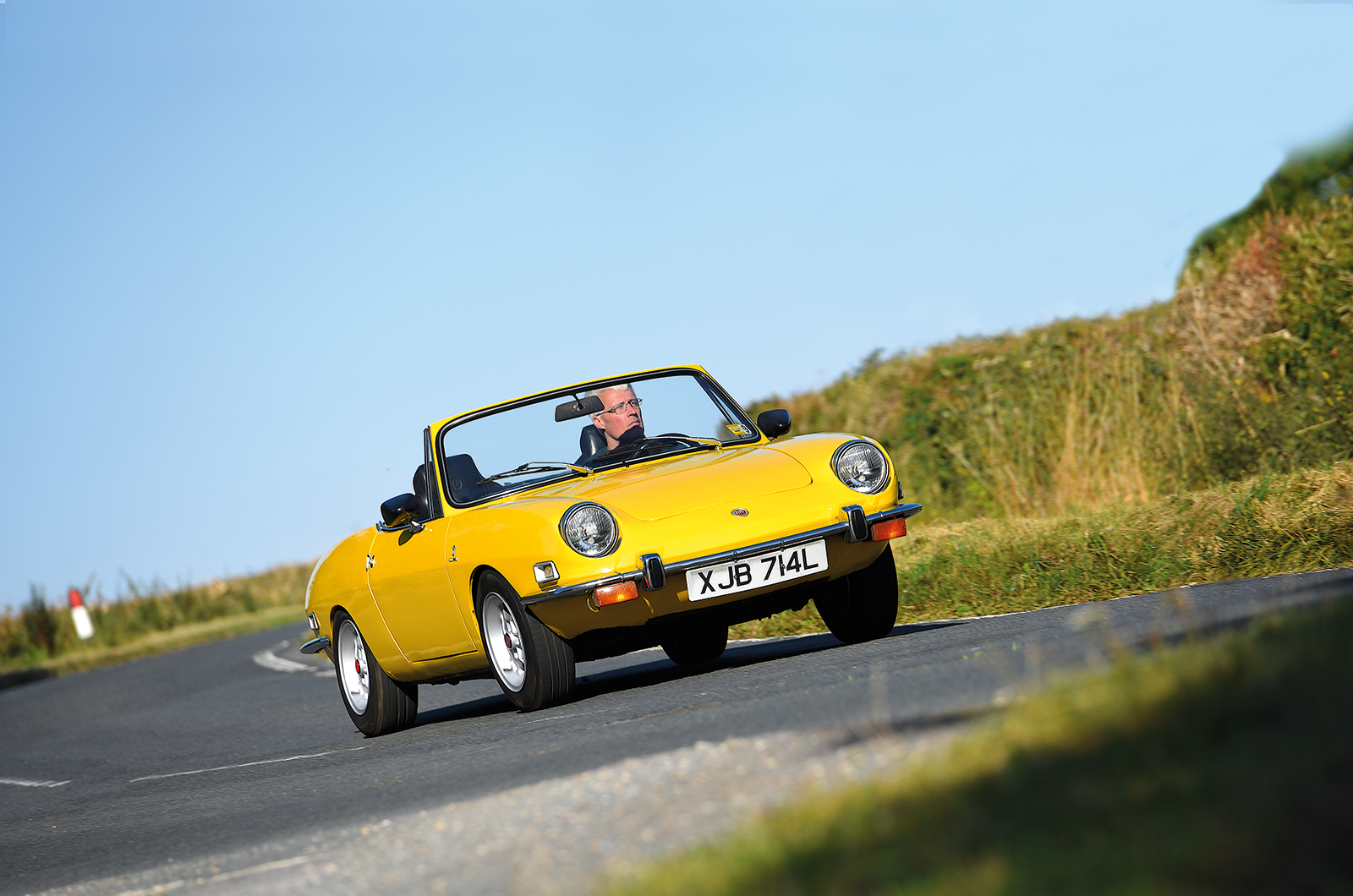 Classic & Sports Car – Baby classic sports cars do battle: Honda S800 Sport vs Fiat 850 Sport Spider vs MG Midget