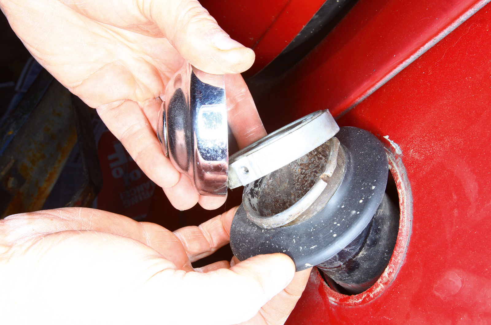 Classic & Sports Car – How to… overhaul your classic car’s fuel tank