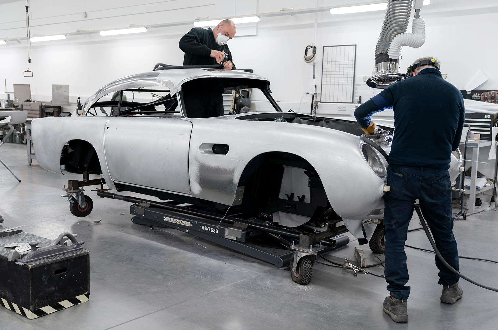 Classic & Sports Car – The Aston Martin DB5 is back