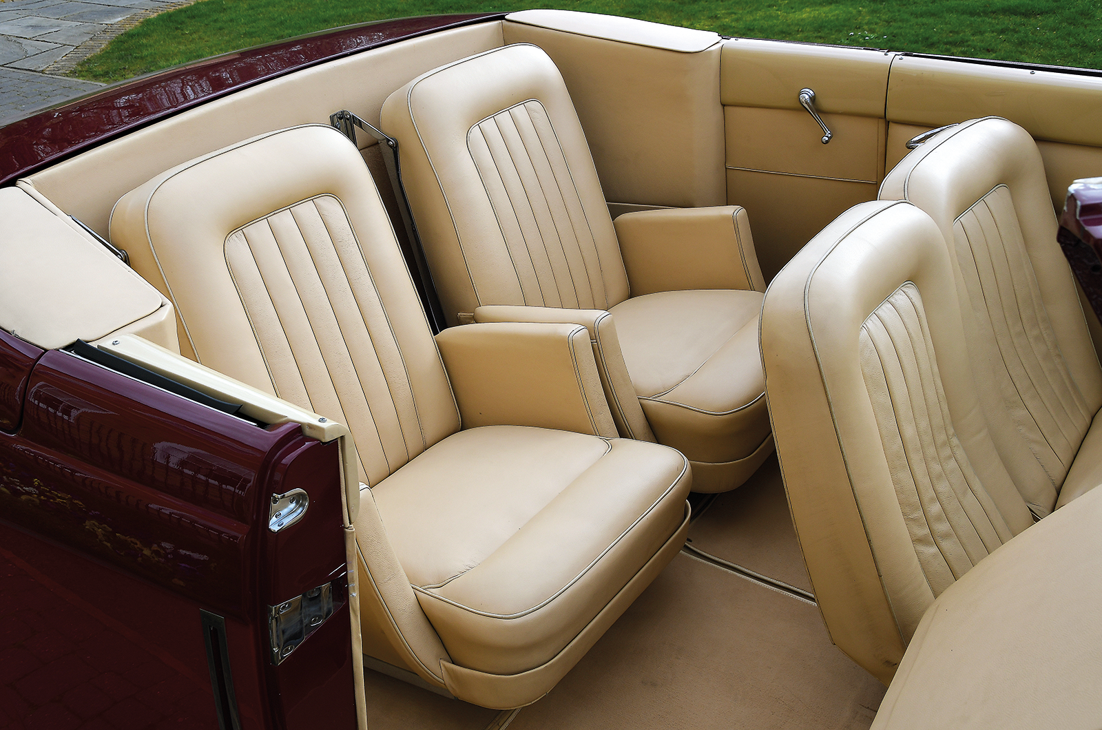 Classic & Sports Car – Whispering giant: Daimler’s Green Goddess