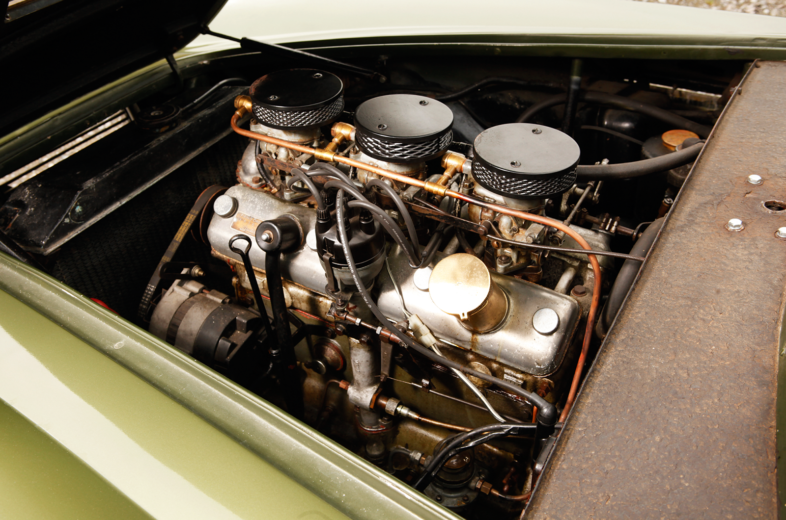 Classic & Sports Car – Six of the best: AC Greyhound vs Bristol 406 Zagato