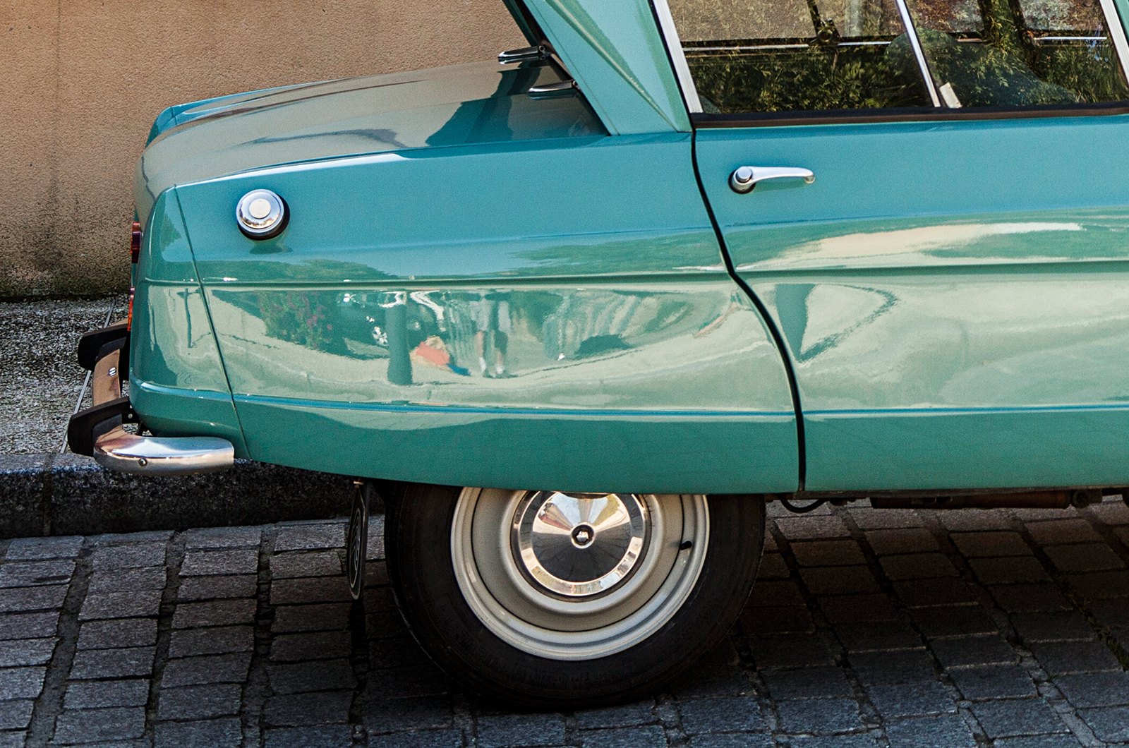 Classic & Sports Car – Citroën Ami 6: baroque and roll