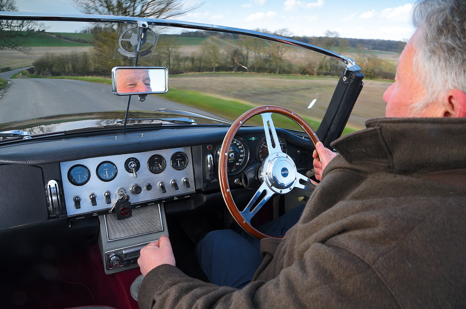 Classic &amp; Sports Car – The Daimler Dart that never was – and the earliest SP250