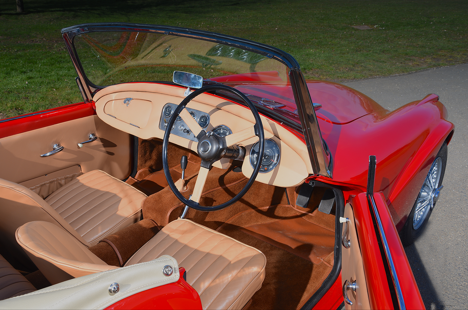 Classic &amp; Sports Car – The Daimler Dart that never was – and the earliest SP250