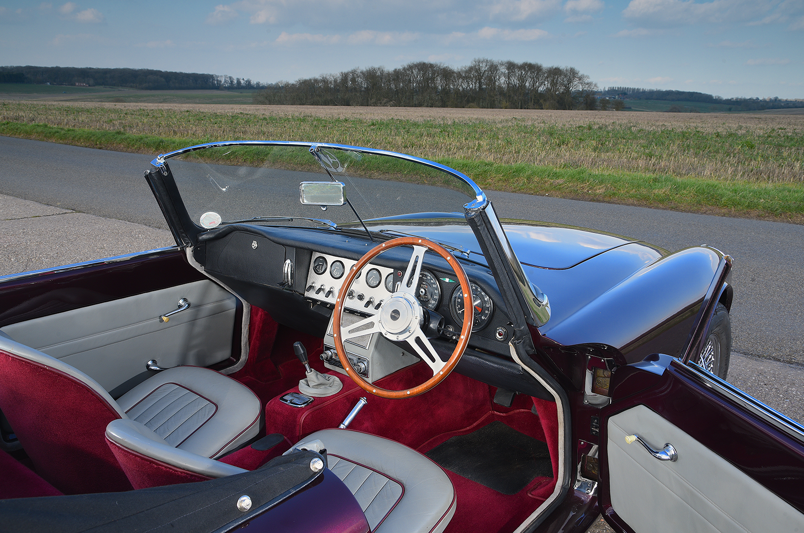 Classic &amp; Sports Car – The Daimler Dart that never was – and the earliest SP250