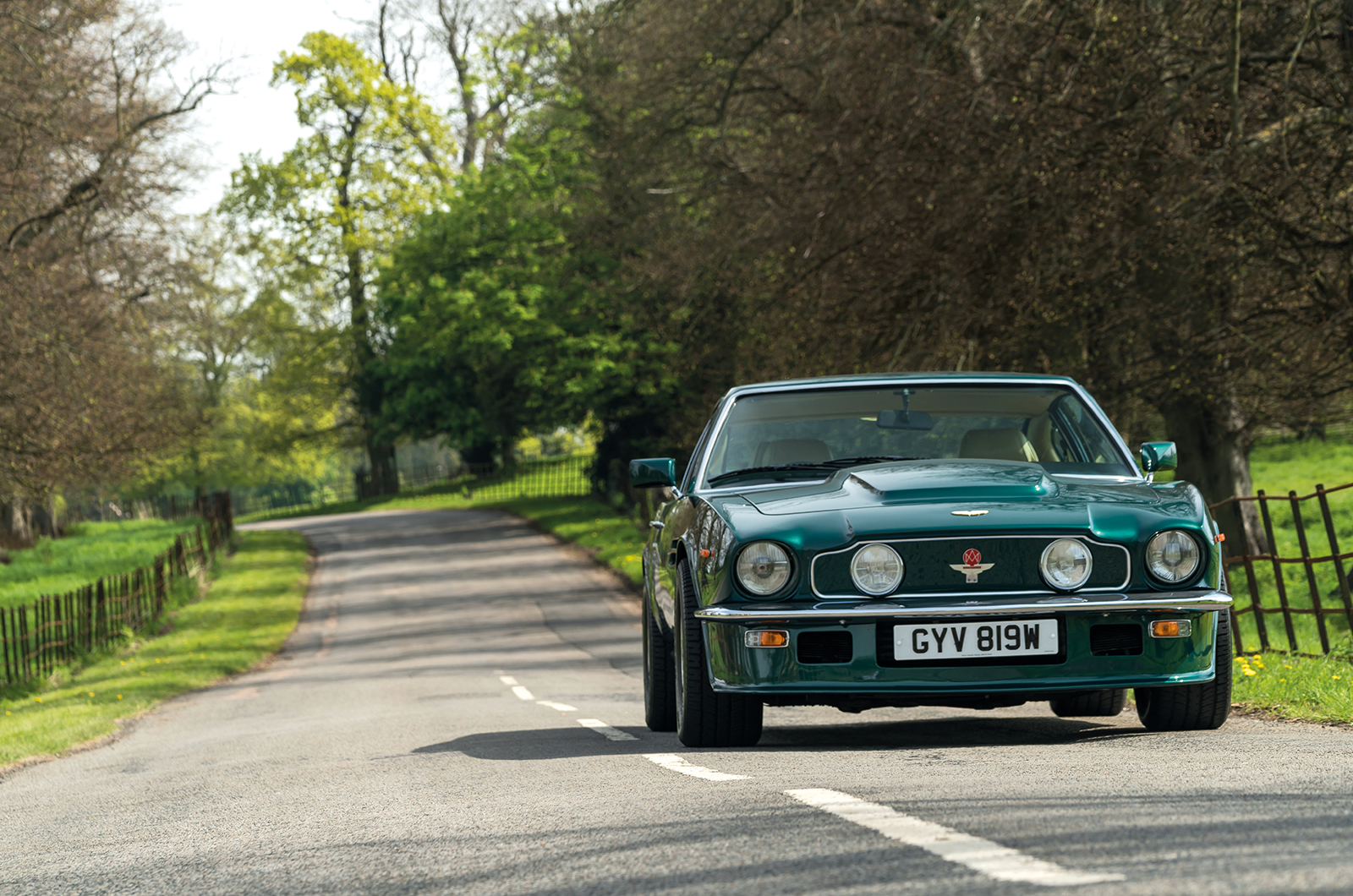 Classic & Sports Car – Advantage Aston Martin: driving the V8 Vantage