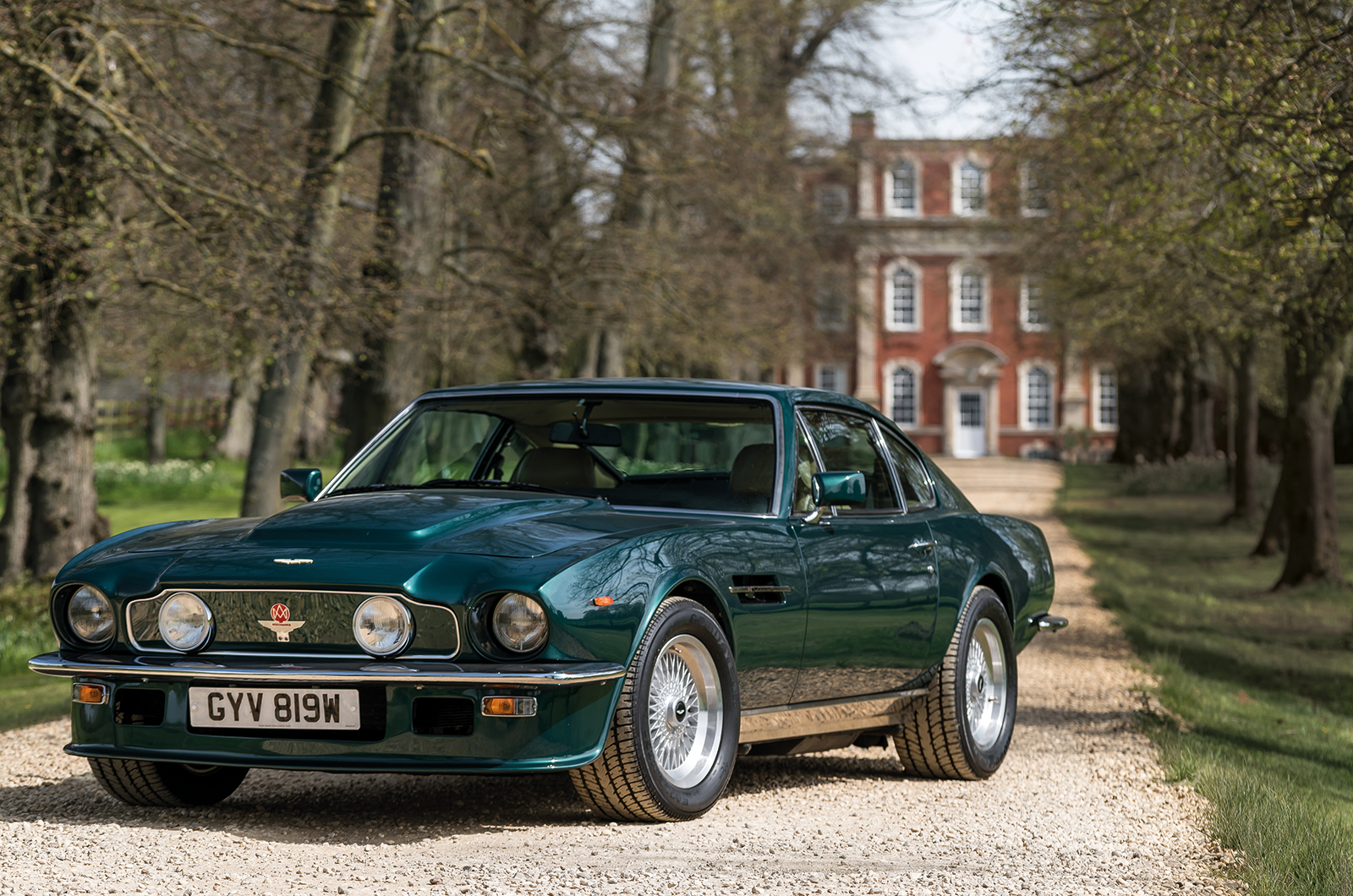 Classic & Sports Car – Advantage Aston Martin: driving the V8 Vantage