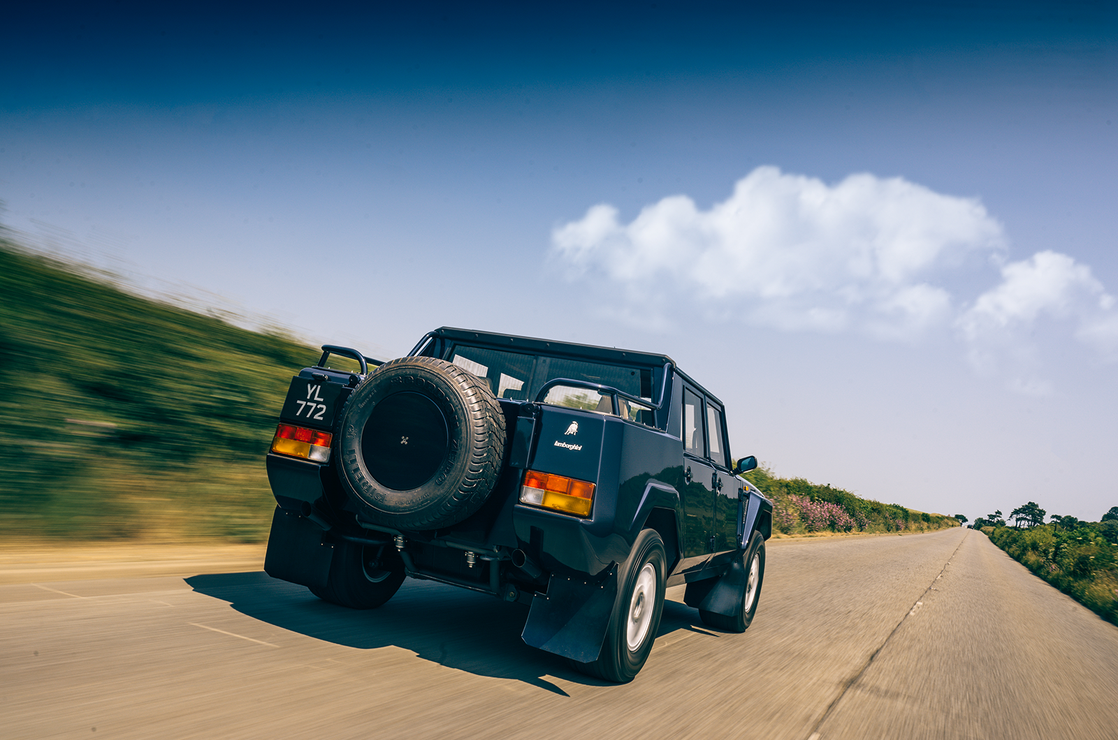 Classic & Sports Car – The Lamborghini LM002: absurd yet enchanting