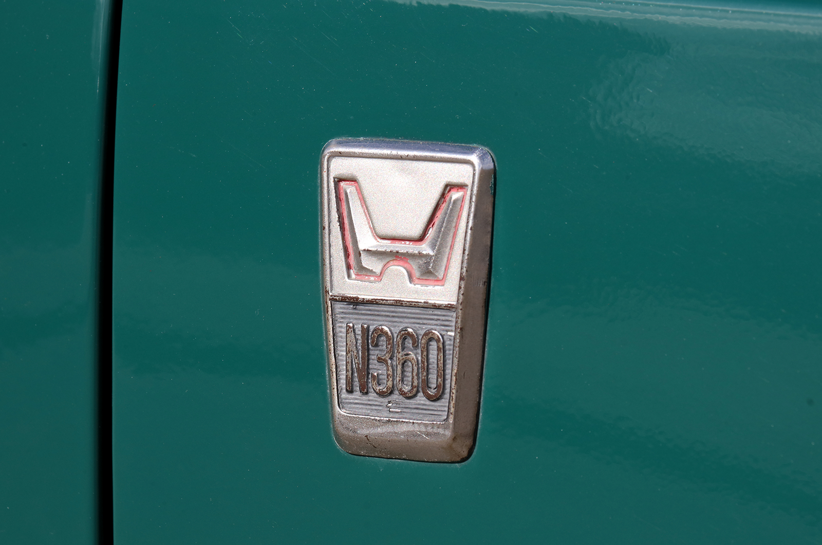 Classic & Sports Car – Love is in the air: Honda N360, Citroën Ami 8 and Volkswagen Beetle