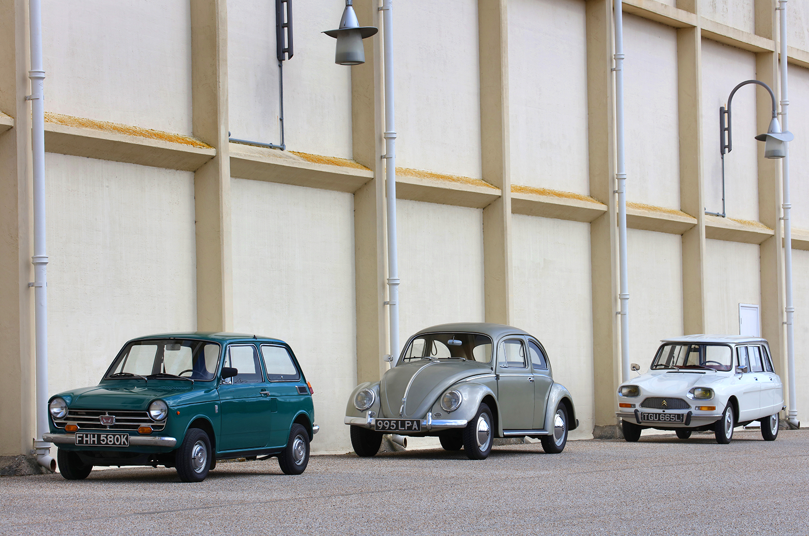 Classic & Sports Car – Love is in the air: Honda N360, Citroën Ami 8 and Volkswagen Beetle