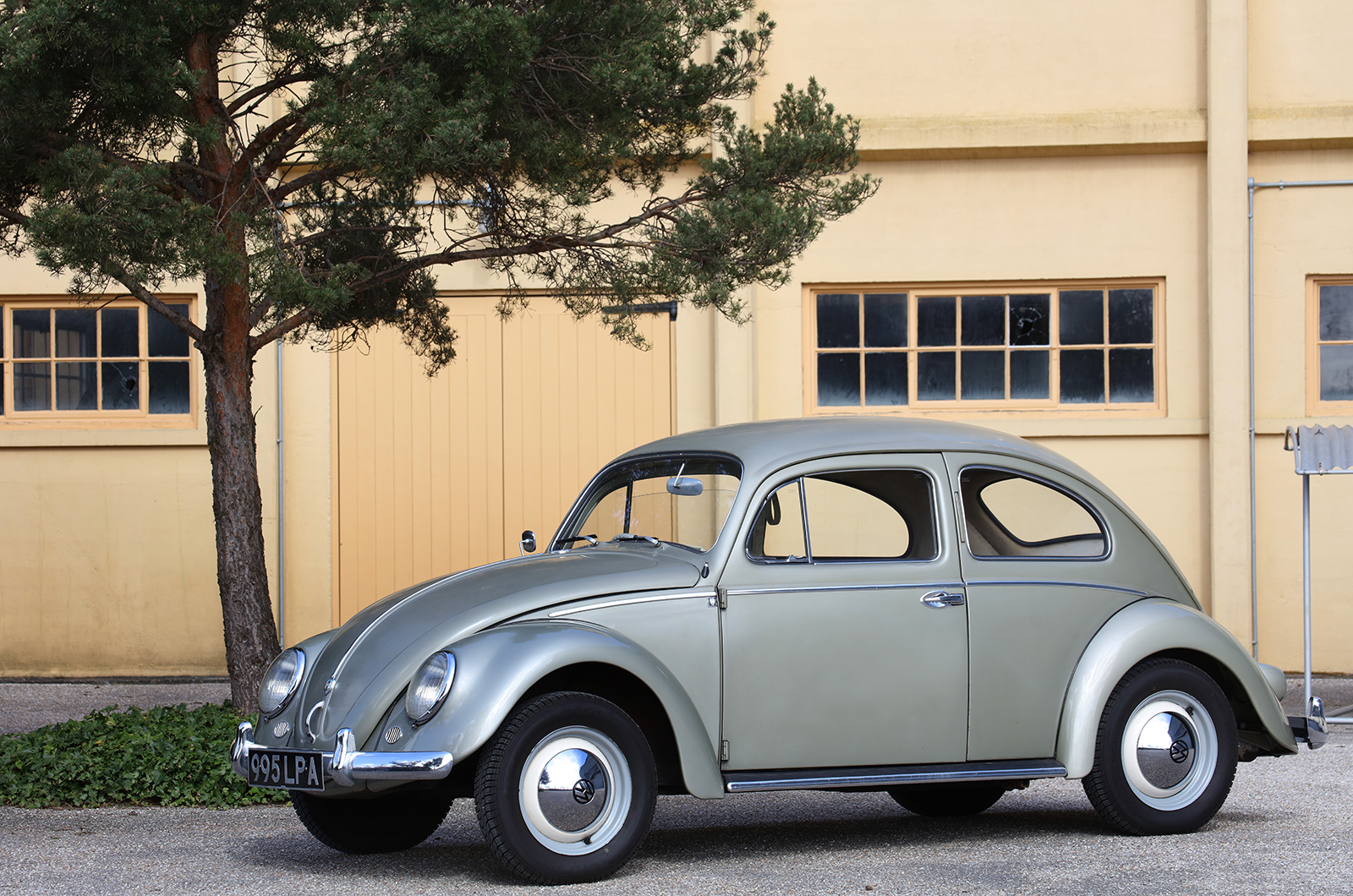Classic & Sports Car – Love is in the air: Honda N360, Citroën Ami 8 and Volkswagen Beetle