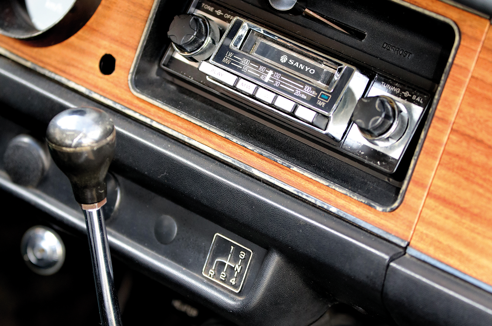 Classic & Sports Car – Love is in the air: Honda N360, Citroën Ami 8 and Volkswagen Beetle