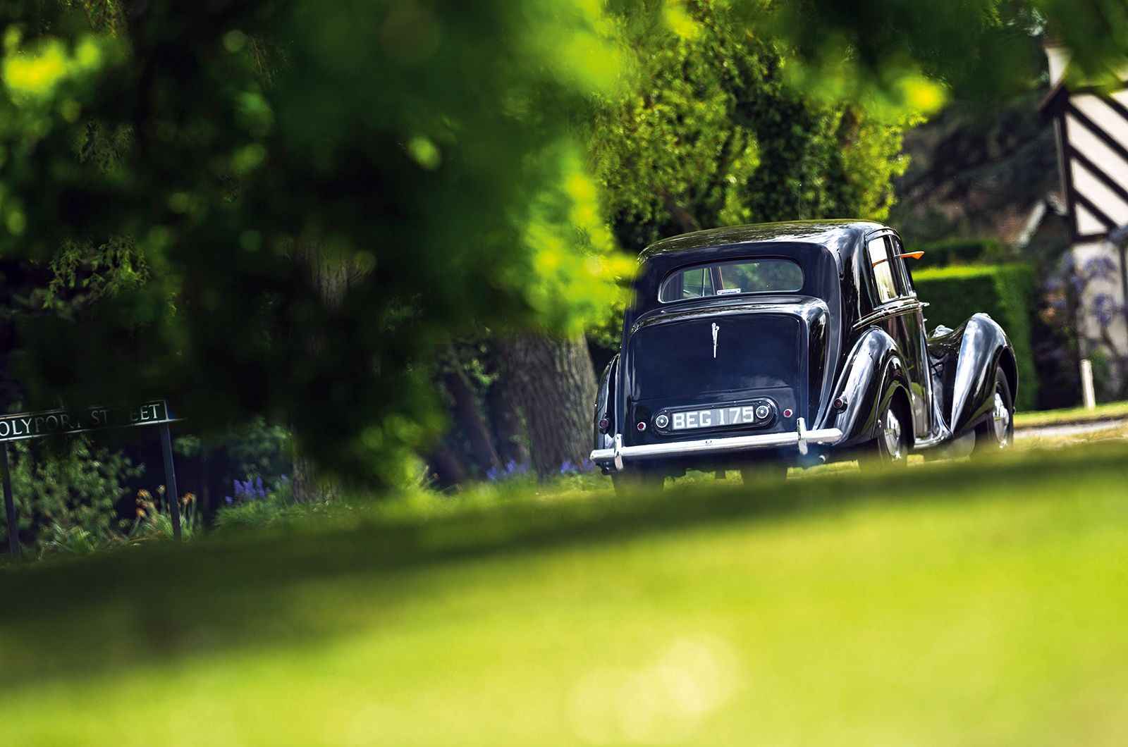 Classic & Sports Car – How the other half lived: Bentley MkVI vs Armstrong Siddeley Sapphire 346