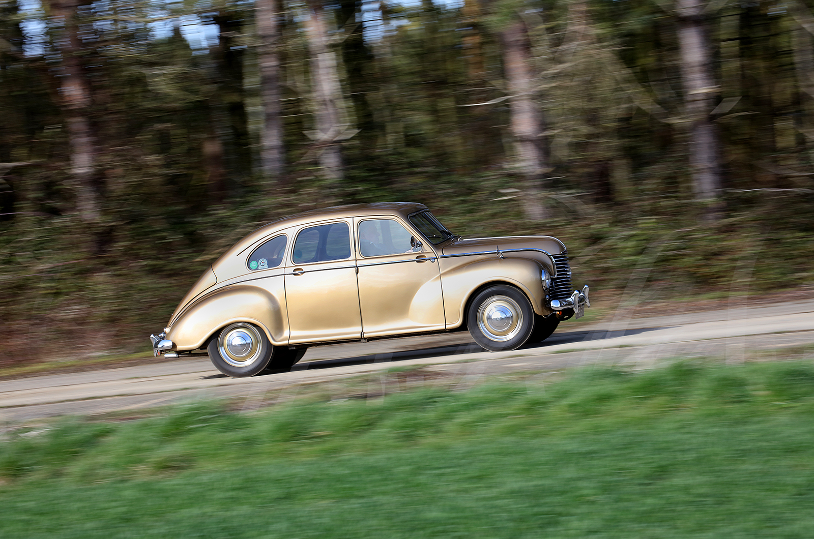 Classic & Sports Car – Going with the flow: Lancia Aprilia vs Jowett Javelin