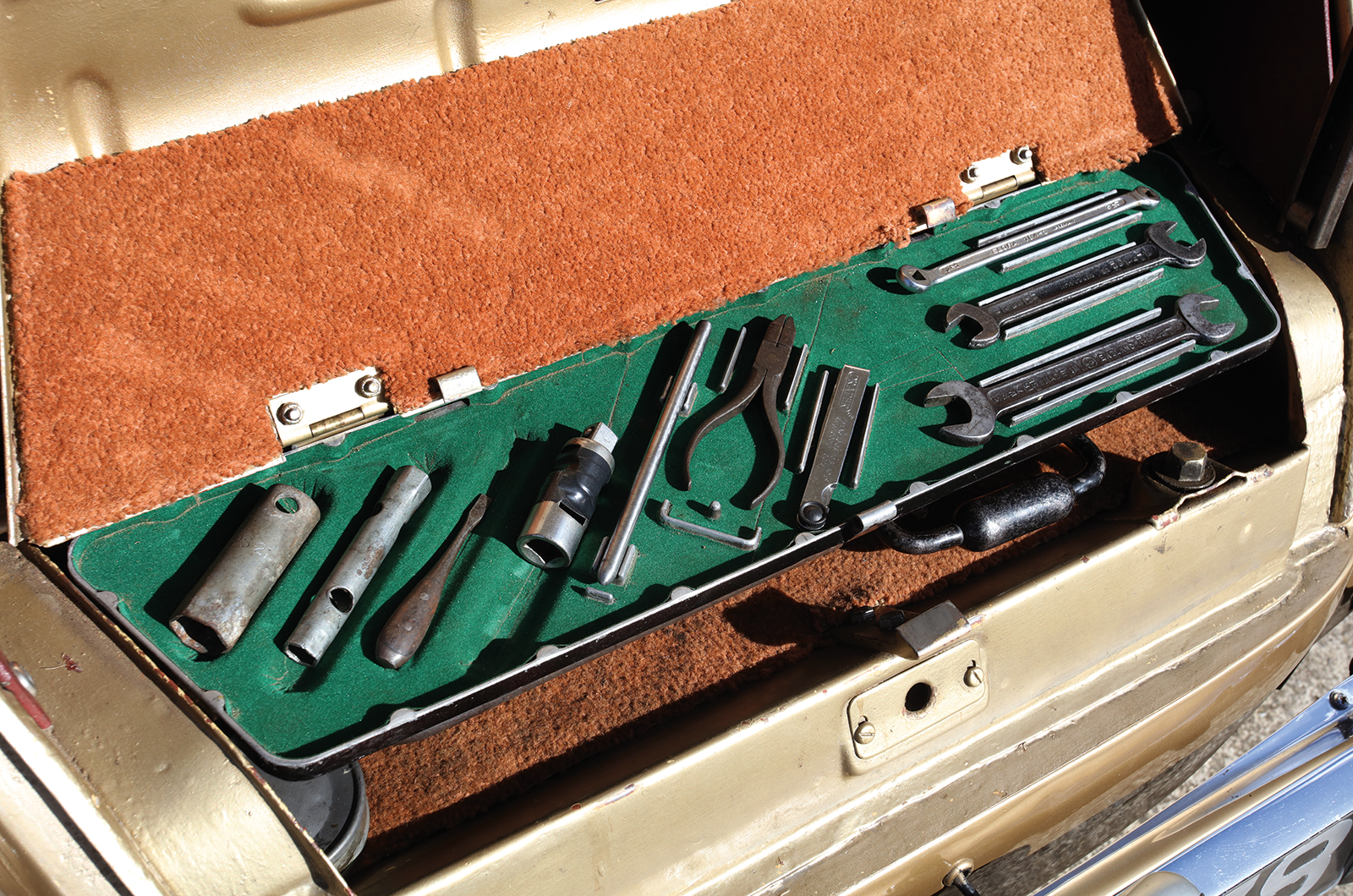 Classic & Sports Car – Going with the flow: Lancia Aprilia vs Jowett Javelin