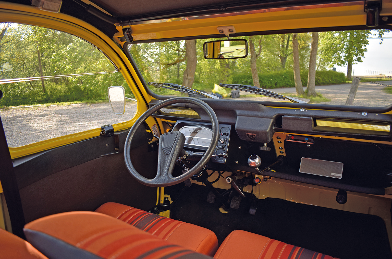 Classic & Sports Car – Your classic: Citroën 2CV6 Club